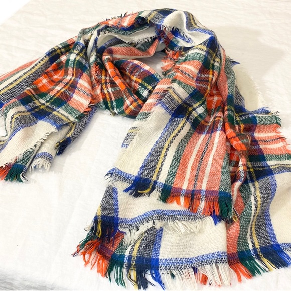 Plaid Lightweight Winter Scarf - Picture 7 of 8